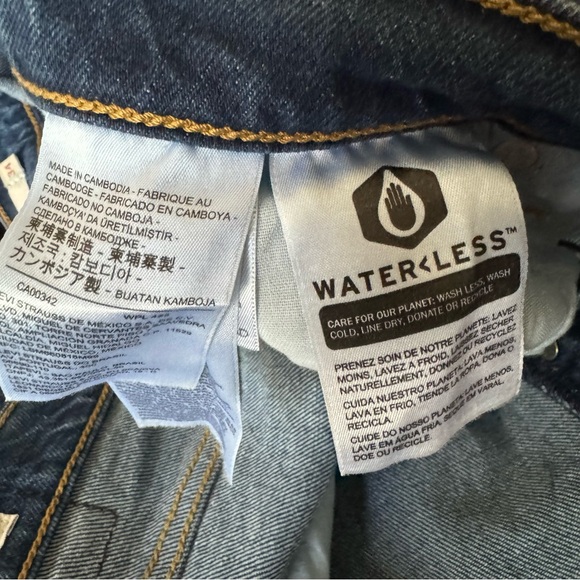 Levi’s Premium Women Ribcage Boot Jeans Size 34 Button Fly - Picture 7 of 7